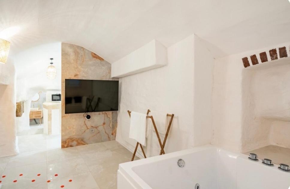 Le Temple D'Aphrodite, Appartement Avec Spa Vienne  Buitenkant foto