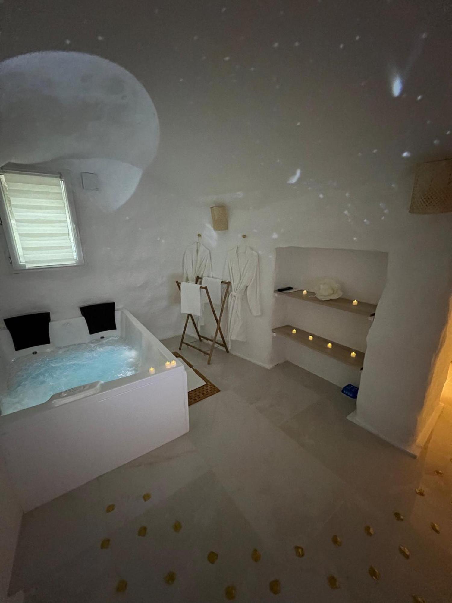 Le Temple D'Aphrodite, Appartement Avec Spa Vienne  Buitenkant foto